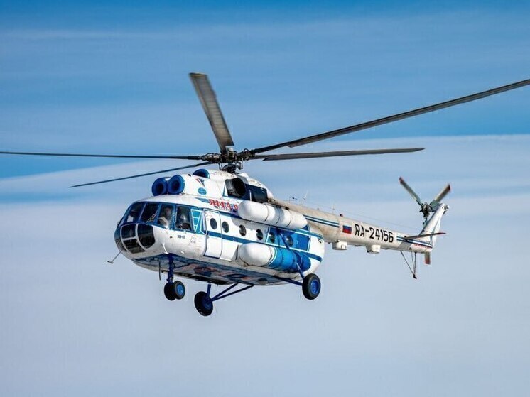 На переправе Лабытнанги-Салехард начал курсировать вертолет