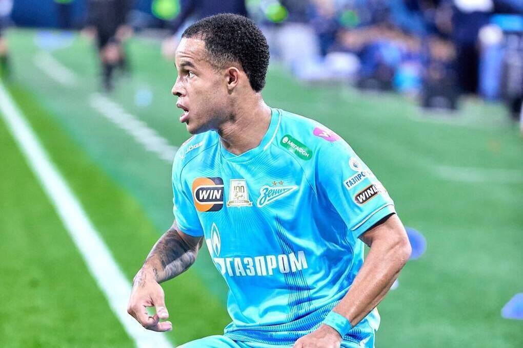 «Локомотив» уступил «Зениту» и потерпел первое поражение в сезоне РПЛ