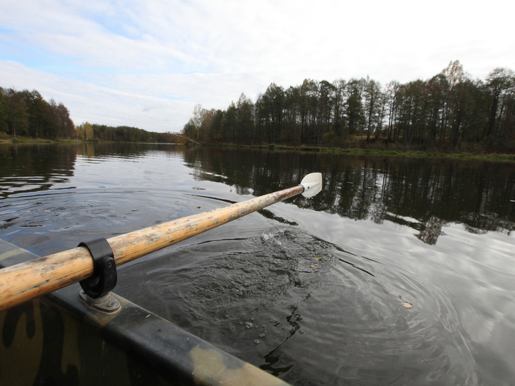 Один человек погиб,  двое пропали без вести при опрокидывании лодки в Новосибирской области