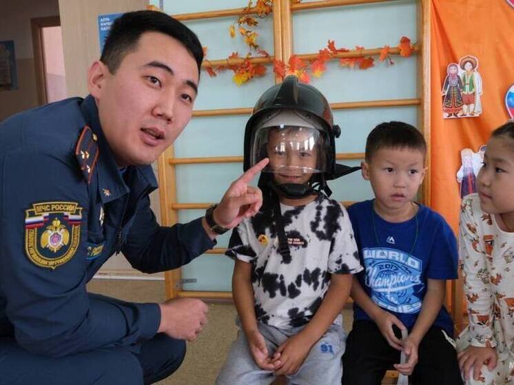 В детских садах Калмыкии малышам рассказывают об опасностях огня