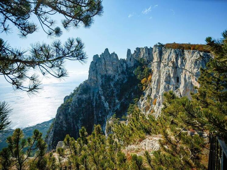 В Крыму экскурсионный маршрут на Ай-Петри приостановил работу