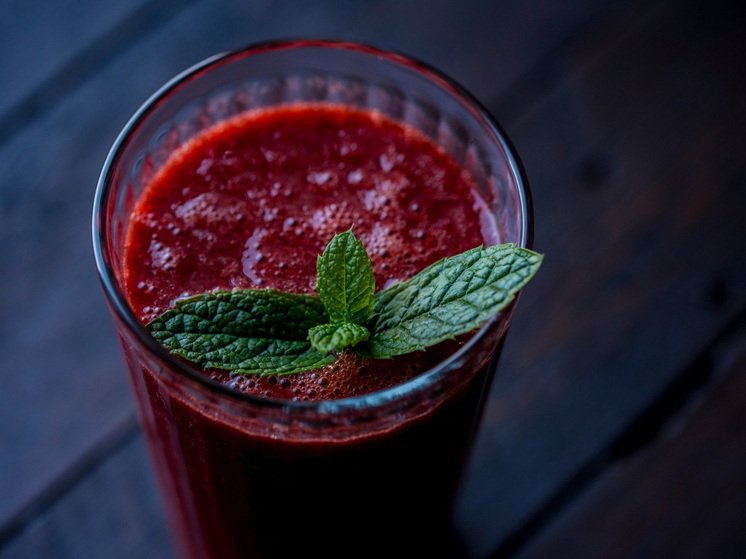 Этот соленый напиток оздоравливает кишечник и улучшает цвет лица