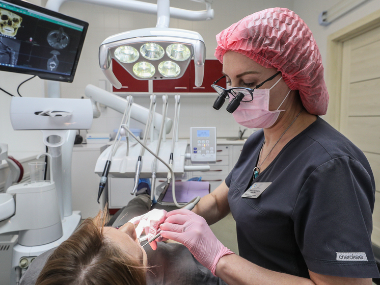 SHOT: Девушка из Подмосковья попала в реанимацию после удаления зуба