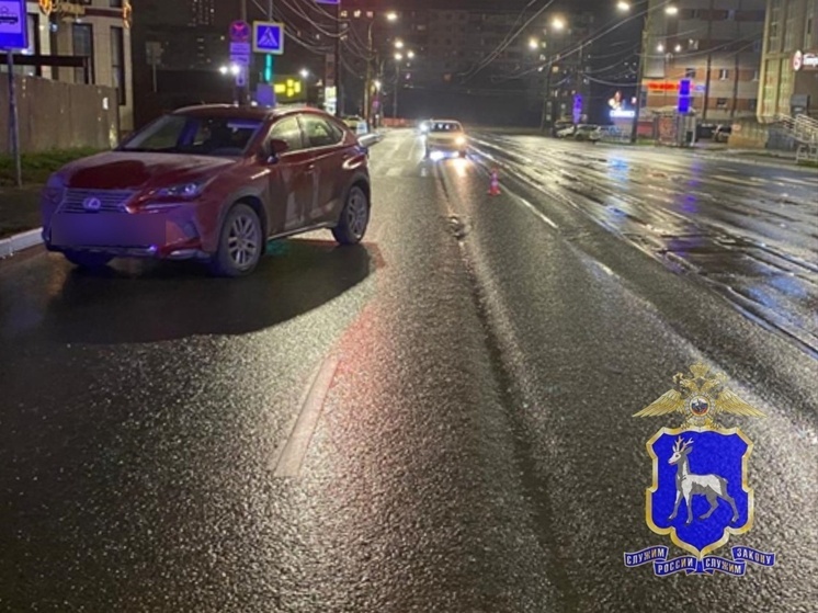 В Самаре 14-летний подросток попал под машину на остановке