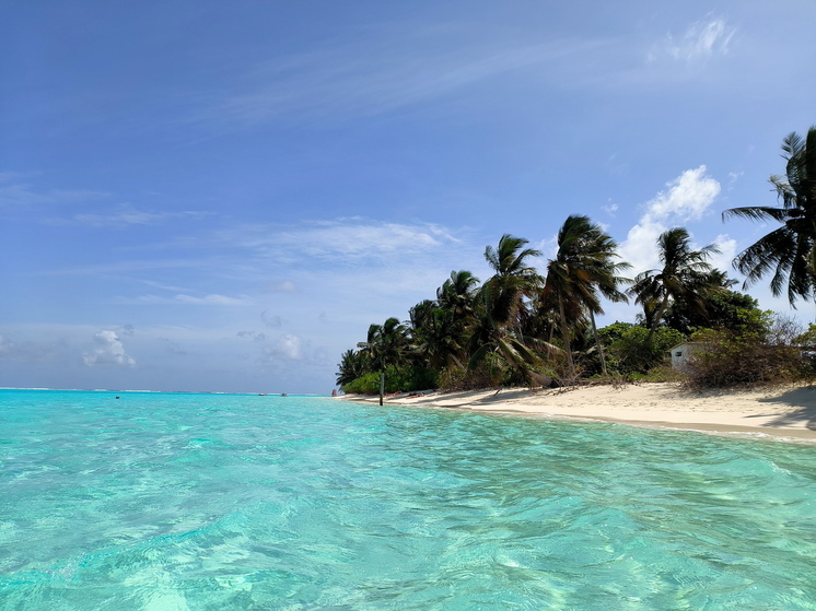Мальдивы ввели исторический запрет на табак для молодого поколения
