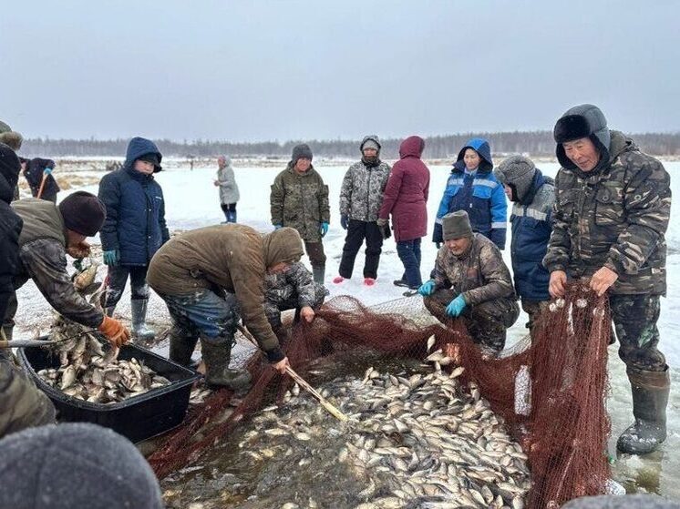 Осенняя подлёдная рыбалка мунха объединила жителей Якутии