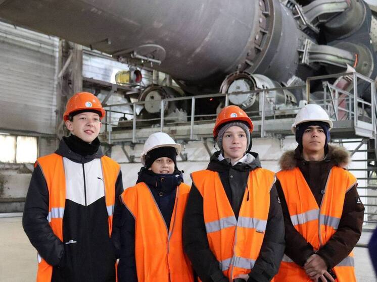 В Якутии открылся профильный класс на базе "Якутцемента"