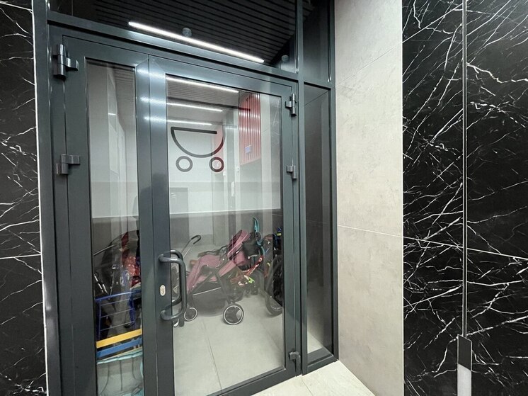 От коляски до штрафа: почему хранение вещей в подъезде стало дорогим удовольствием для оренбуржцев