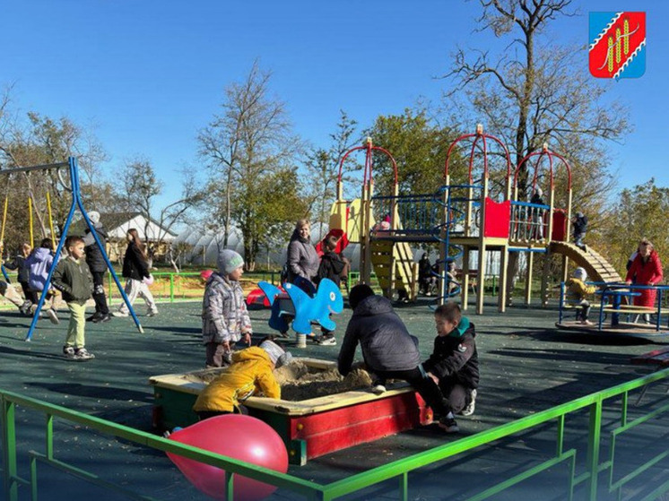 В селе Марьино Джанкойского района обновили детскую площадку