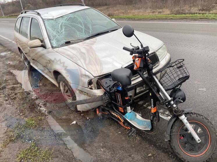 В Новоайдаре погибла водитель электровелосипеда, попавшего под колеса иномарки
