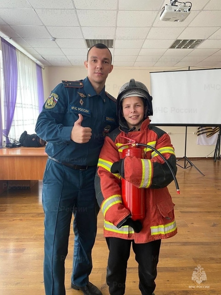 Сотрудники МЧС провели урок пожарной безопасности для воспитанников реабилитационного центра в Пензенской области