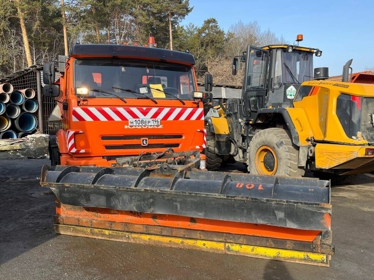 На Среднем Урале уборочную технику переводят на зимний режим работы