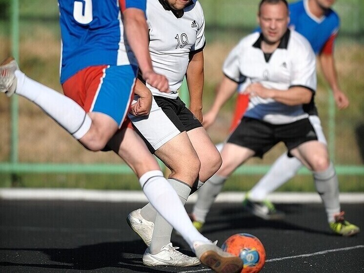 «Оренбург» ведет в дерби с «Сочи» после первого тайма