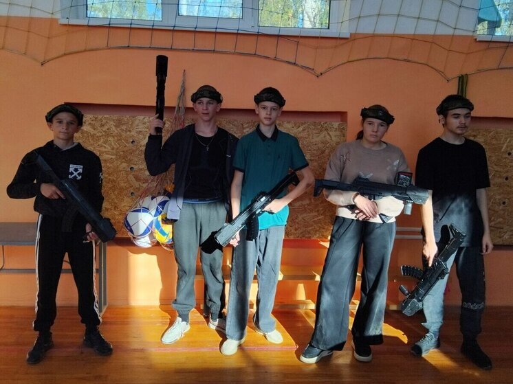 Скадовские школьники приняли участие в фестивале по лазерному бою