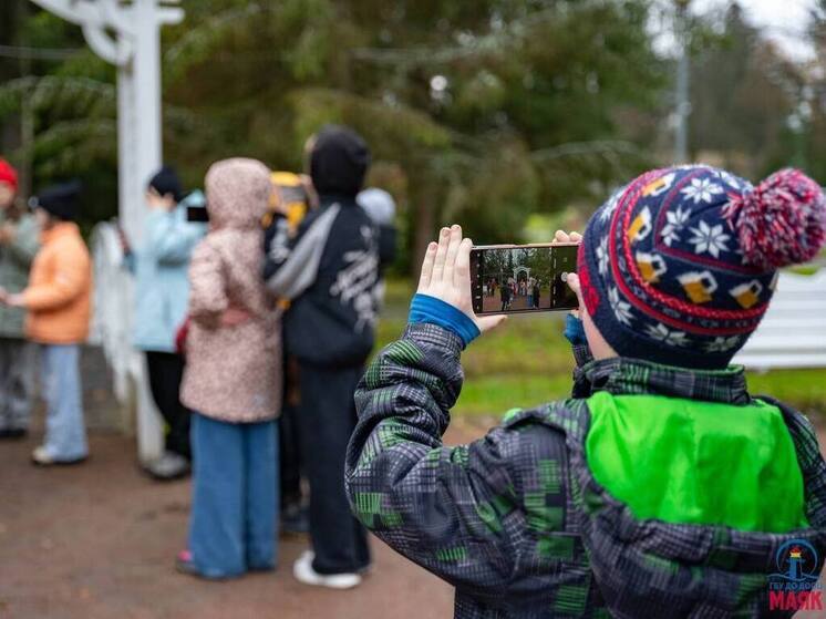 Более 3 тысяч юных ленинградцев отдыхали и развлекались в лагерях в каникулы