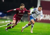 Матч 14-го тура РПЛ между «Рубином» и «Динамо» в Казани (1 ноября 2025) завершился 0:0. «Рубин» играл в меньшинстве после двух жёлтых карточек Нижегородова. Обе команды не выигрывают — казанцы три матча, москвичи — четыре. «Рубин» остаётся седьмым (19 очков), «Динамо» — восьмым (17), но может опуститься на девятое место. Карпин отметил проблемы с реализацией моментов, но претензий к команде не высказал.