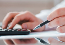 Являющиеся гражданами России владельцы земельных участков, недвижимости или транспортных средств, а также крупных вкладов и больших окладов должны уплатить налоги за предыдущий, 2024 год, до 1 декабря