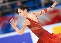 София Дзепка выиграла третий этап юниорского Гран-при России в Красноярске (212,01 балла), Софья Смагина — серебро (199,95), Диана Мильто — бронза (193,33). Дзепка и Смагина исполнили четверные тулупы, Мильто — четверной сальхов. Две победы Дзепки обеспечивают ей место в финале серии в Челябинске.