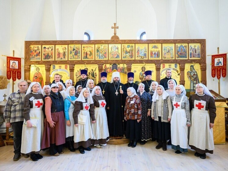 Митрополит Матфей совершил литургию в храме при Псковской городской больнице