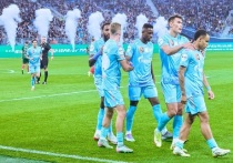 «Зенит» впервые в сезоне-2025/26 обыграл «Локомотив» со счётом 2:0. Педро открыл счёт на 9-й минуте, а Мостовой удвоил преимущество в компенсированное время — гол был засчитан после проверки VAR. Глушенков признан лучшим игроком матча. «Локомотив» потерпел первое поражение в чемпионате, «Зенит» вышел на второе место в таблице.