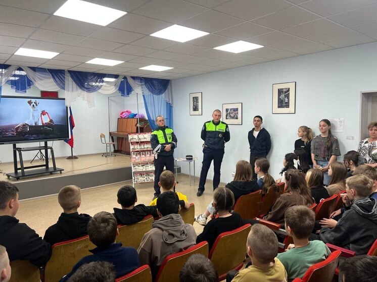 Мелитопольским школьникам напомнили о безопасности на дорогах перед осенними каникулами