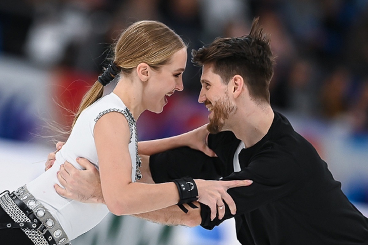 После 11 месяцев перерыва — на первое место: Степанова и Букин в Красноярске