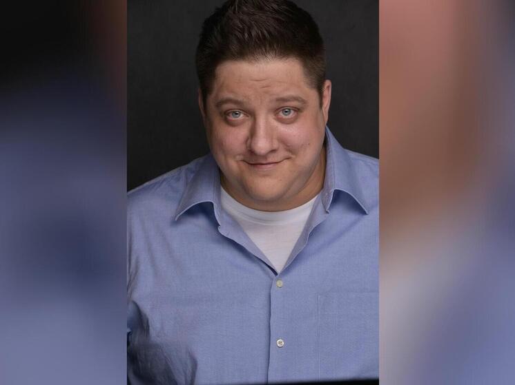 Актера Романа Попова, как известно, вчера проводили в последний путь