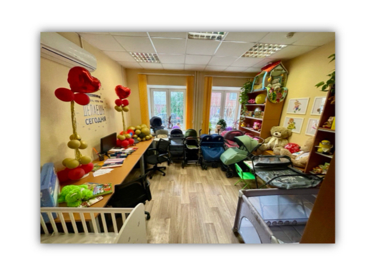 Нацпроект «Семья» в действии: почти 2000 смоленских семей получили поддержку благодаря пунктам проката детских вещей