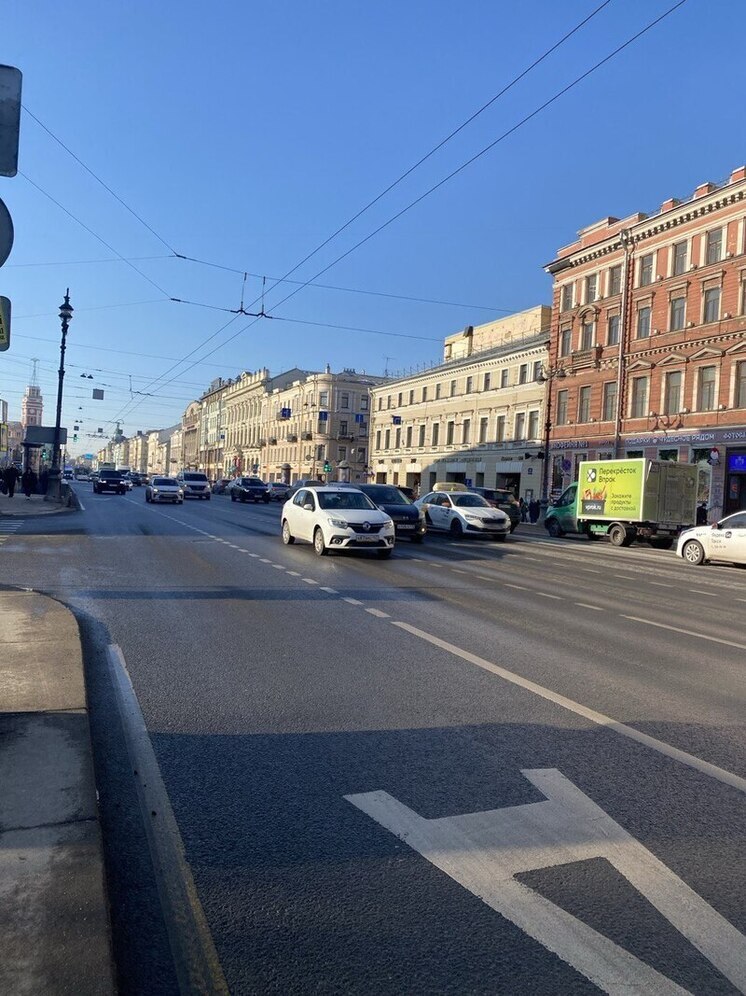 Европейское окно прорубили с помощью карельского камня