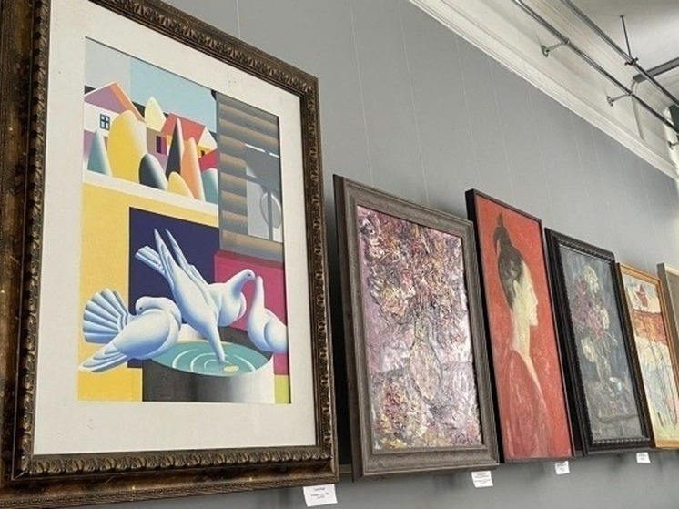 Тамбовские сокровища: В Молодежном театре открылась выставка картин местных мастеров