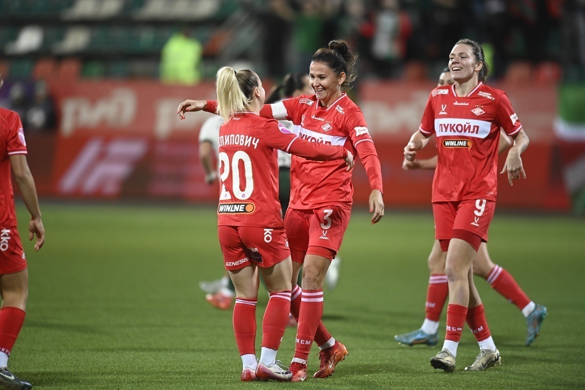 От дебюта до золота: как «Спартак» за два года покорил женский футбол России