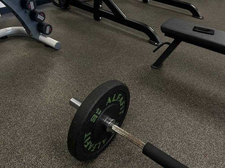 Многие люди ведут здоровый образ жизни и занимаются спортом