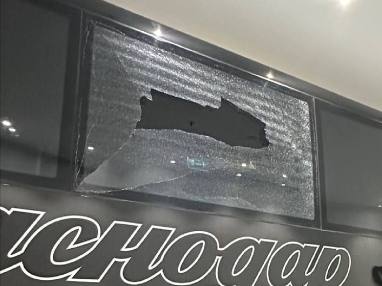 В автобусе "Спартака" разбили окно перед матчем с "Краснодаром"