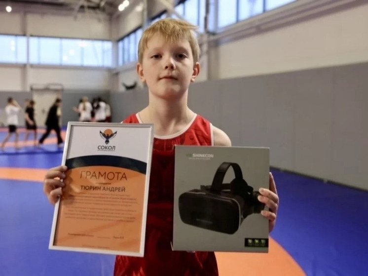 Красноярский школьник спас одноклассника, подавившегося конфетой