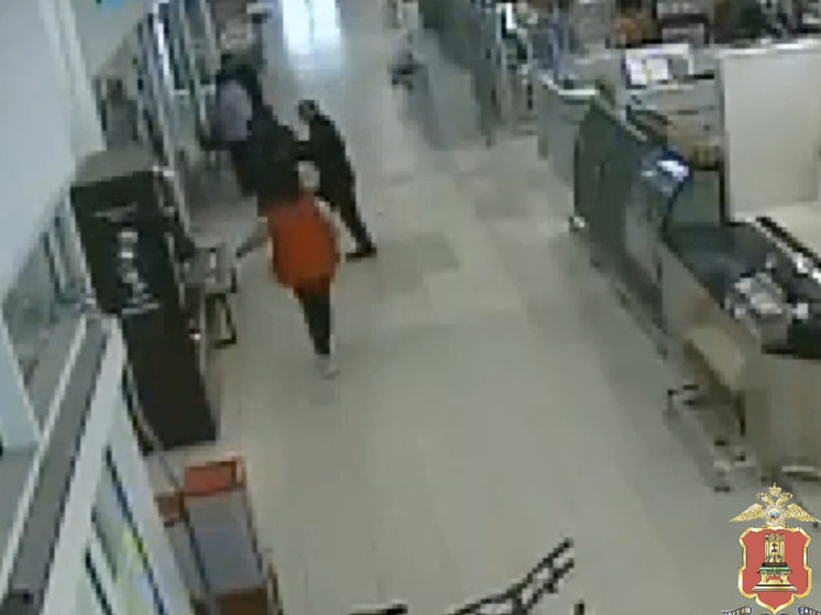 Женщину задержали в Тверской области с десятками шоколадок