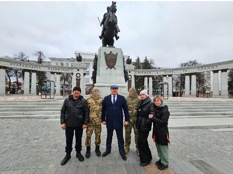 С Советской площади в Уфе проводили бойцов на СВО после отпуска