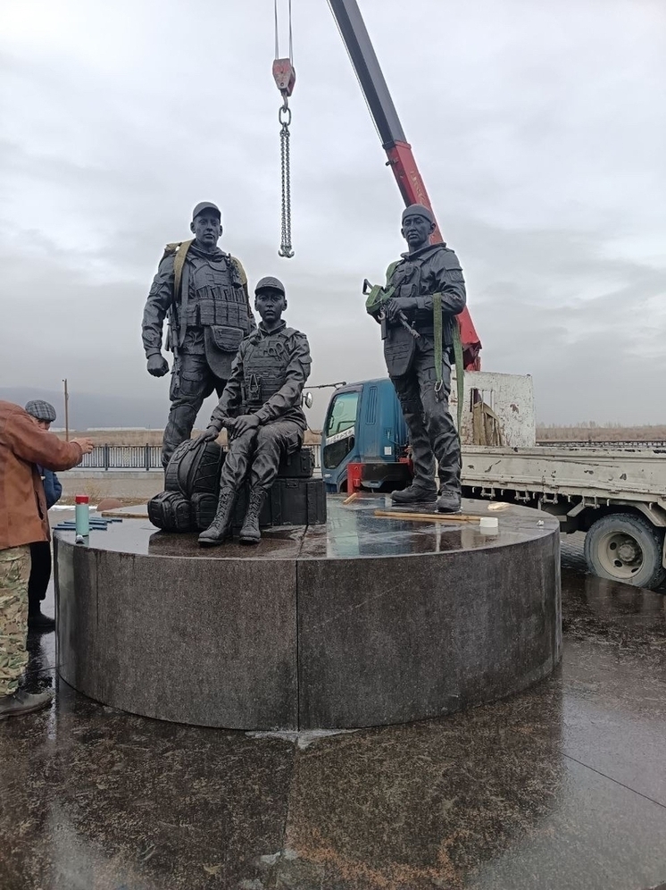 Мэрия  Кызыла: идет установка памятника участникам СВО