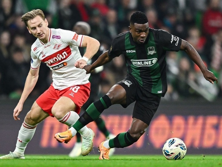 «Краснодар» победил «Спартак» со счётом 2:1 в 14-м туре РПЛ. Голы забили Черников и Кордоба, у гостей отличился Гарсия. Кордоба и Аугусто получили по две жёлтые карточки и были удалены. «Краснодар» вышел на первое место с 32 очками, «Спартак» — шестой (22 очка).