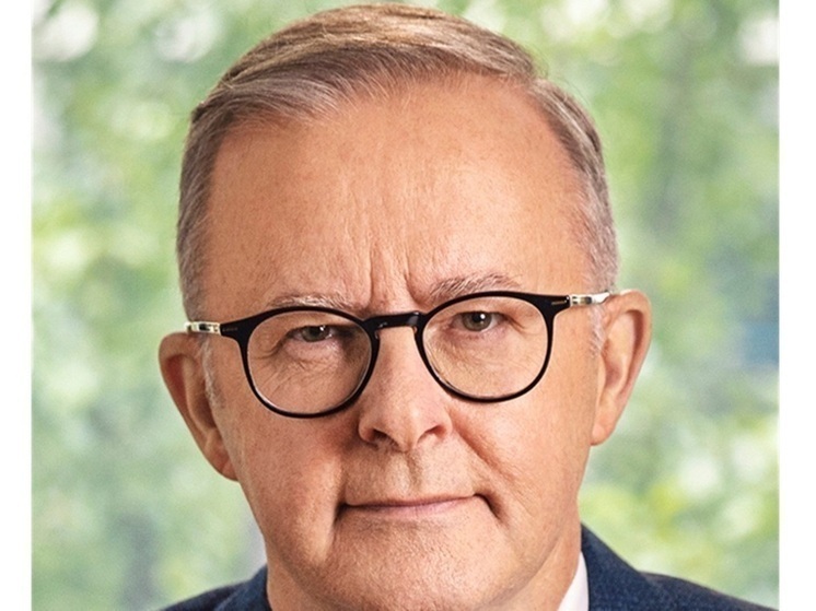 Премьер-министра Австралии обвинили в антисемитизме из-за футболки с изображением группы Joy Division