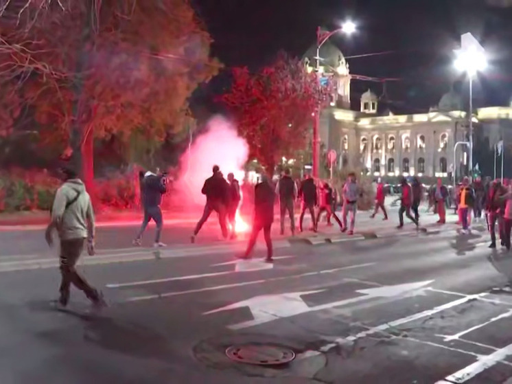 В Сербии задержали голого протестанта, демонстрировавшего половые органы