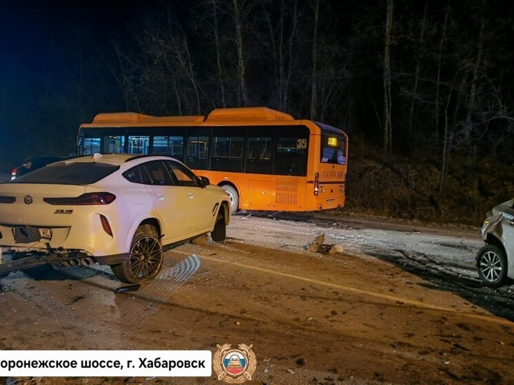 В Хабаровске на Воронежском шоссе произошло ДТП с пострадавшими