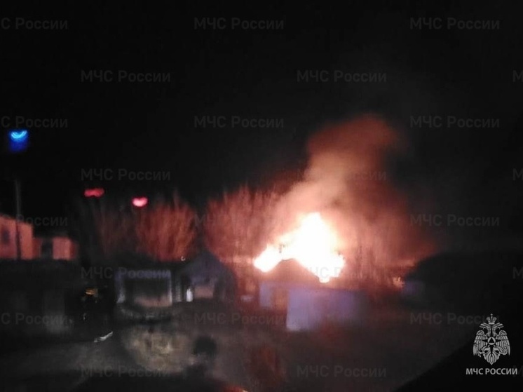 В калужском Кирове ночью вспыхнул пожар