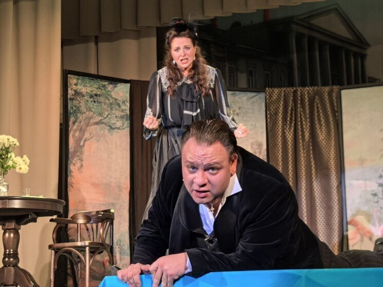 В Геническе на премьере спектакля «Семейное счастье» наблюдался аншлаг