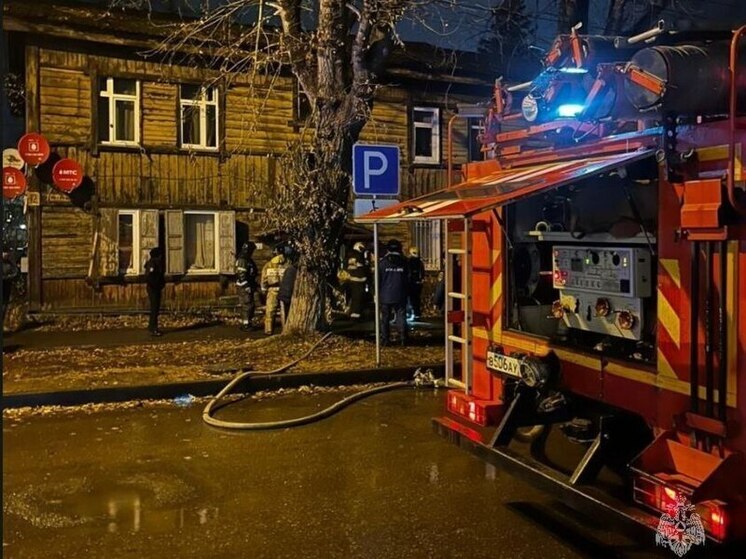 Непогашенная свеча привела к пожару в жилом доме Иркутска