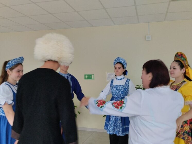 В Красненской школе краеведческий урок посвятили Дню народного единства