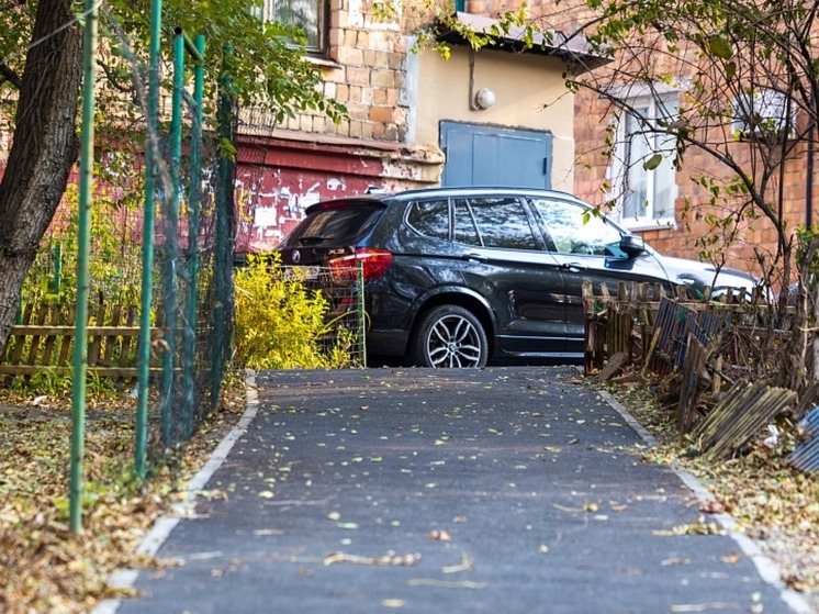 Новый асфальт появился на владивостокской улице Авраменко, 13а