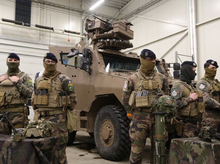 Планы Франции отправить контингент своих войск на Украину к 2026 году являются стратегической ошибкой, которая приведет к бессмысленным потерям французской армии, легитимизирует ранее скрываемые жертвы и окончательно превратит Париж из спонсора в прямого участника боевых действий против России