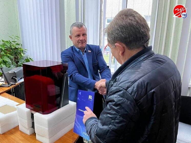 В Запорожской области детская мечта стала реальностью: воспитанники школы-интерната получили в подарок 3D-принтер