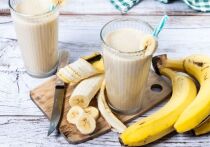 Смузи, с точки зрения многих адептов здорового образа жизни, являются краеугольным камнем питательного завтрака