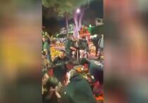 Мэр одного из мексиканских городов Карлос Альберто Мансо Родригес, который находился под охраной полиции, был застрелен на глазах у десятков людей прямо во время празднования Дня мертвых